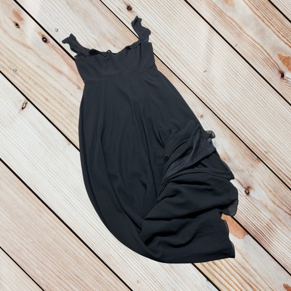 NWT Lulus M black ruffled side slit maxi dress - Picture 2 of 15